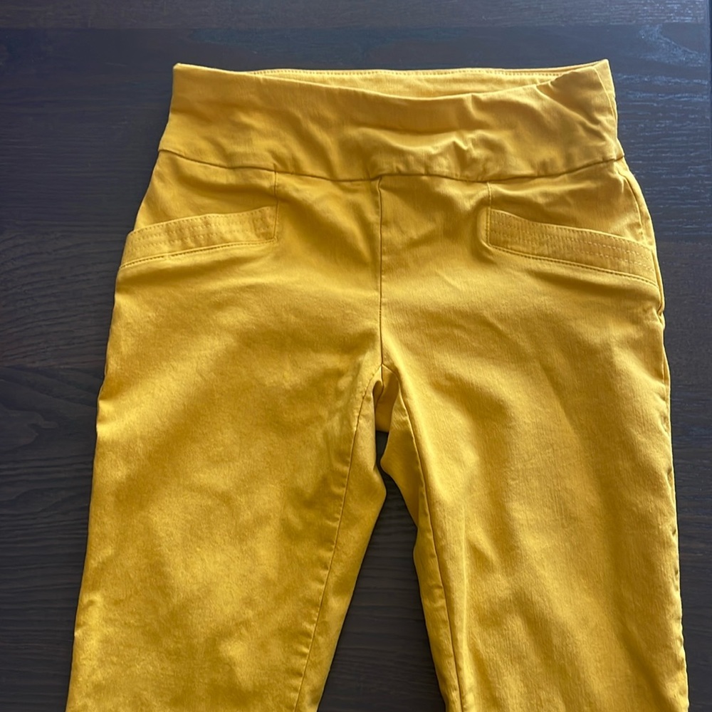 Mustard capri jeggings